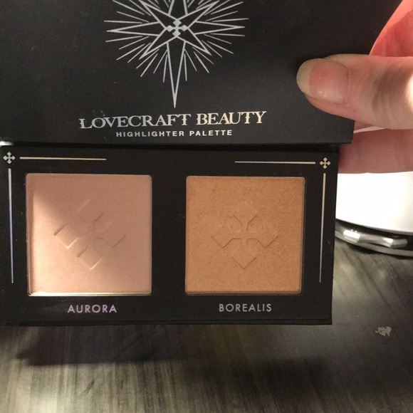 Lovecraft Beauty Highlighter Palette - Picture 4 of 5